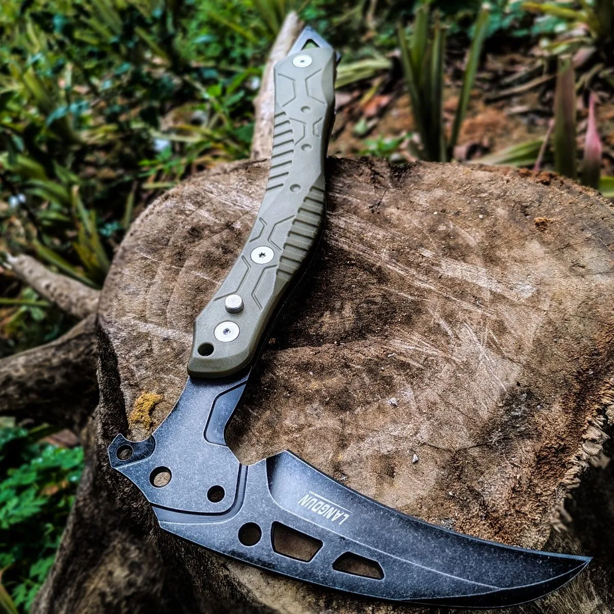 Tactical Folding Survival Axe