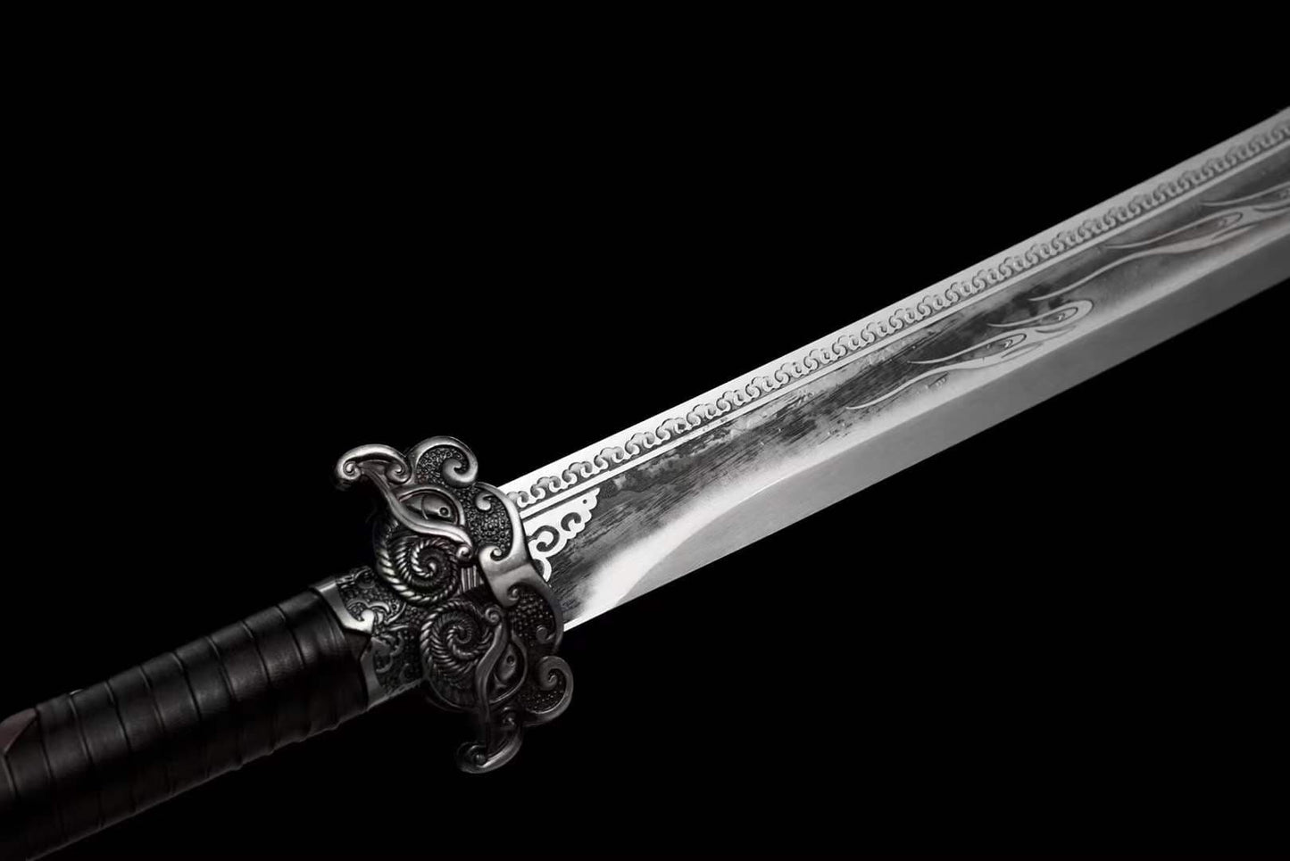 Handmade Beast Demon Oxtail Blade High Manganese Steel Corrosion pattern